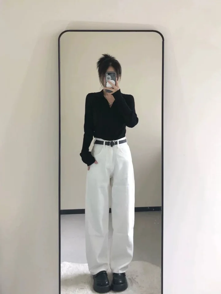 당신의 스타일을 완성해주는 블랙 블랙 니트 티셔츠