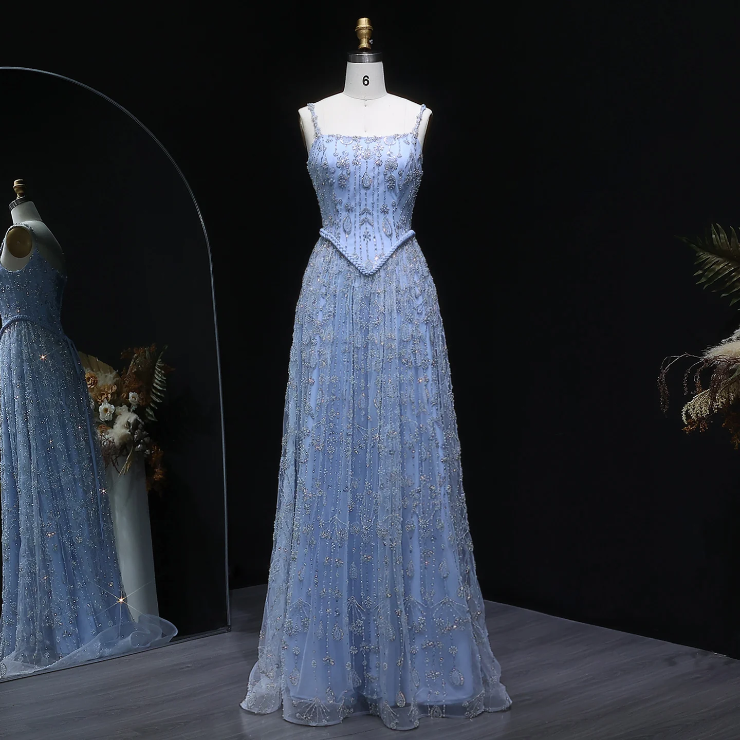 شارون سعيد فستان سهرة عربي فاخر مطرز باللون الأخضر...