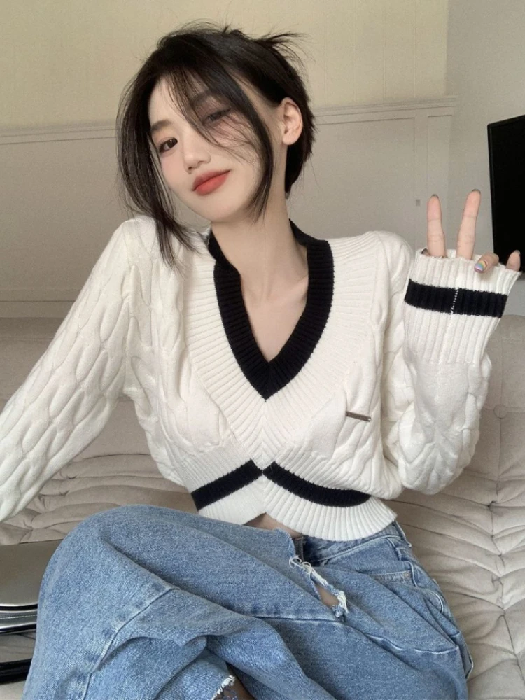 

Korean Fashion Striped Cropped Sweater Women Harajuku Retro Oversized Jumper Kpop V-neck Casual Knitwear Y2K Top Grunge