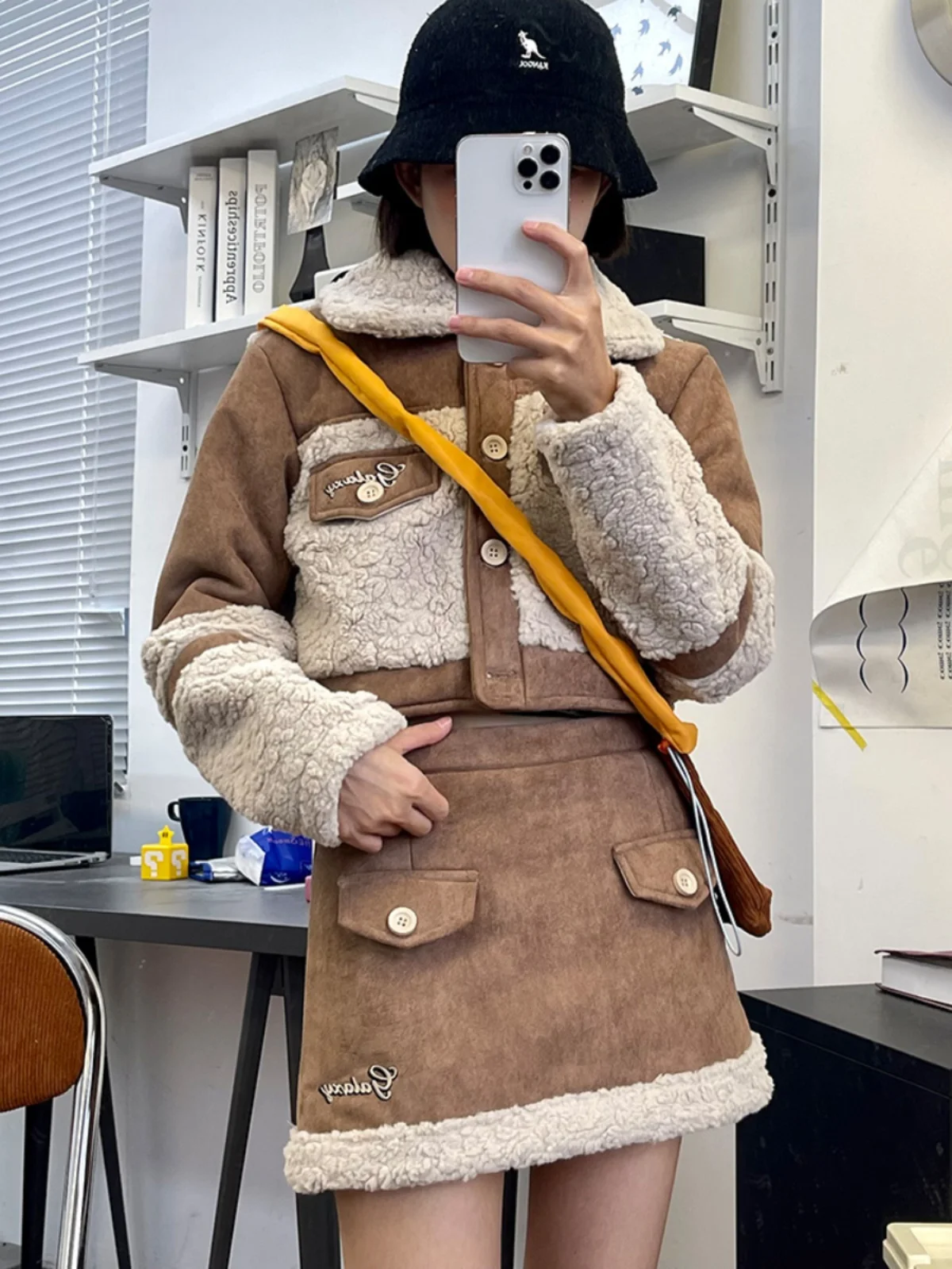 Suede Spliced Lamb Hair Thickened  suits for Women's 2023 Winter New Jacket Short Skirt Two Piece Set Fashion