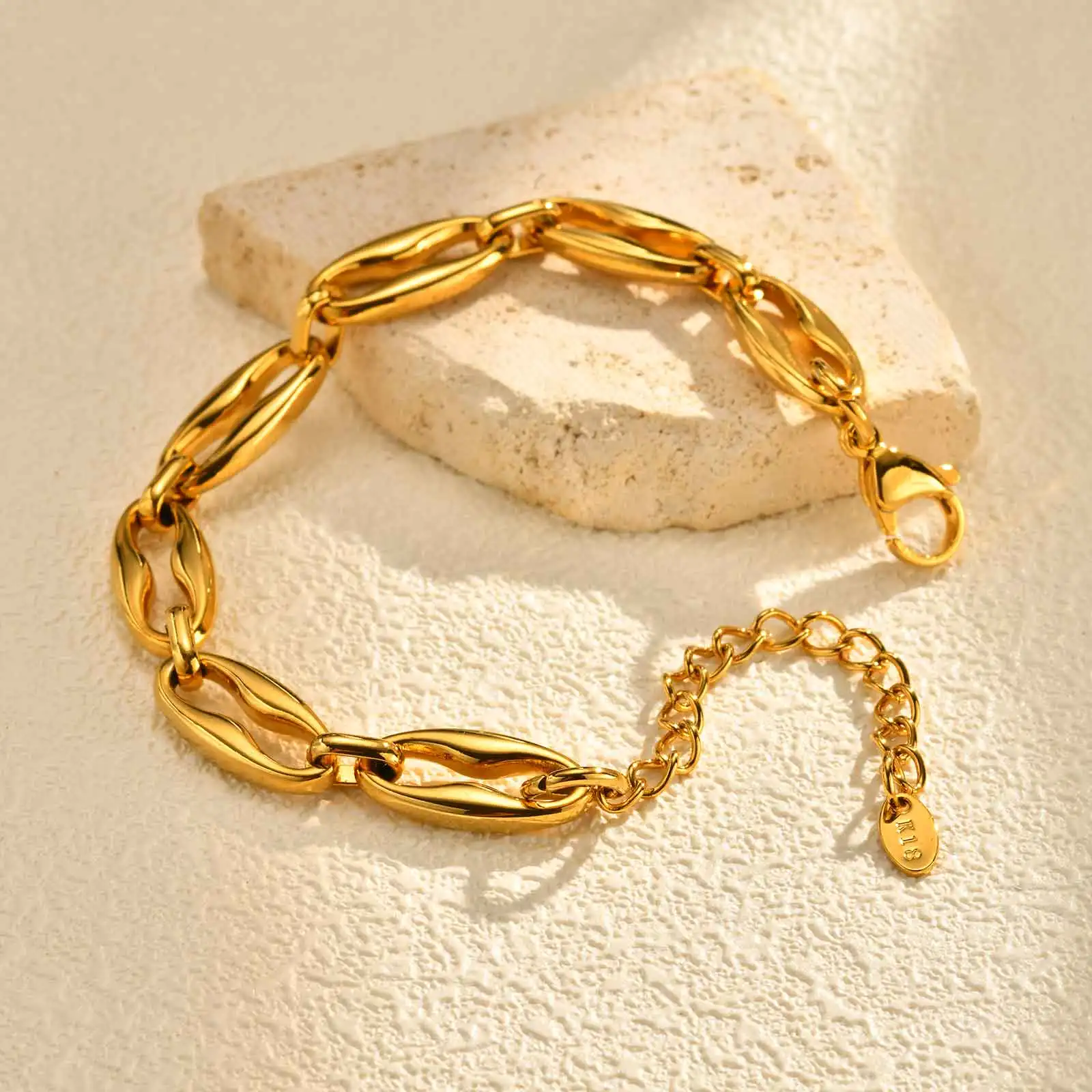 Klobiges, hochwertiges Gliederarmband aus Edelstahl für Damen, geometrisch vergoldetes, handgefertigtes Kettenarmband, wasserfester Schmuck