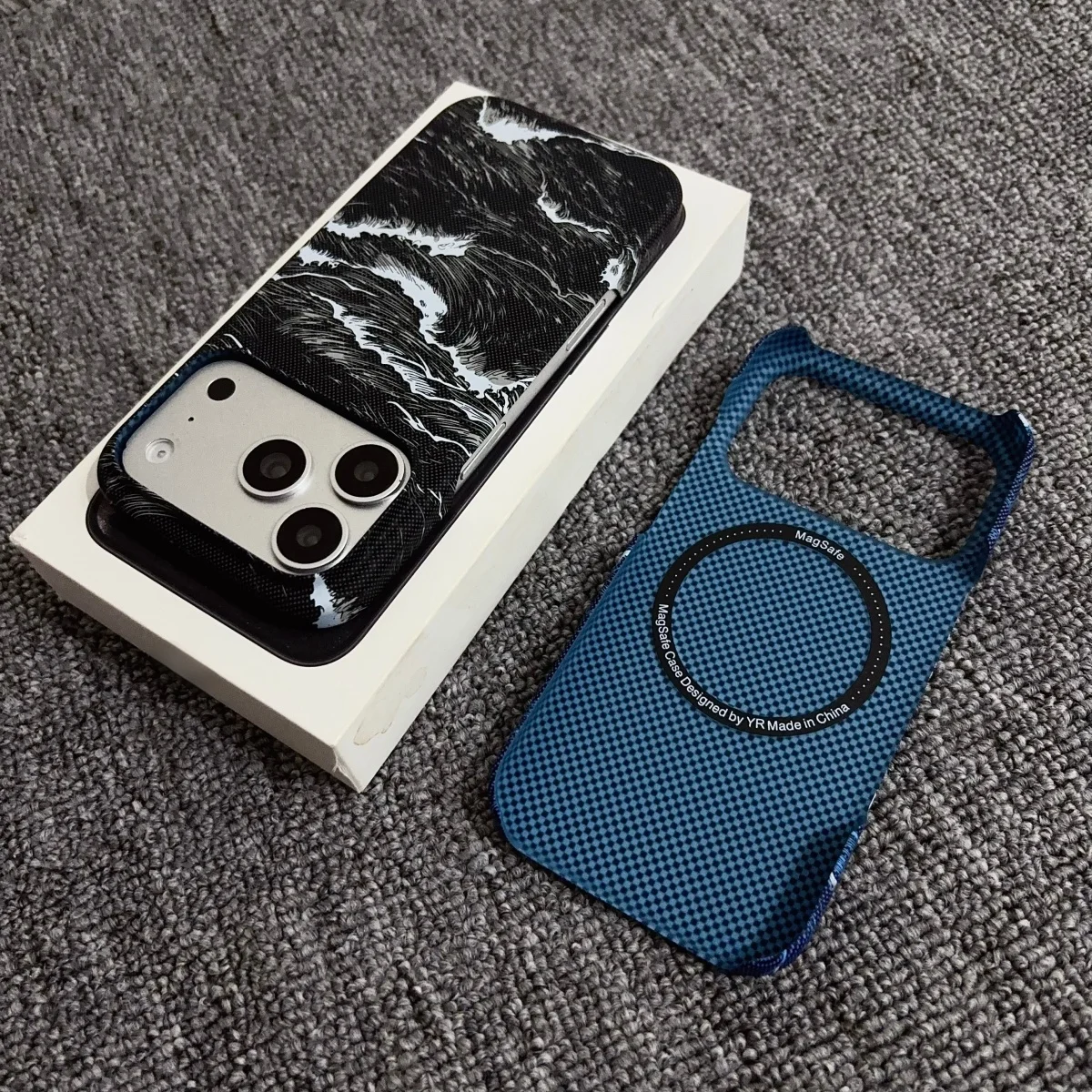 Sleek Carbon Fiber Kevlar Magnetic Wireless Charging Case