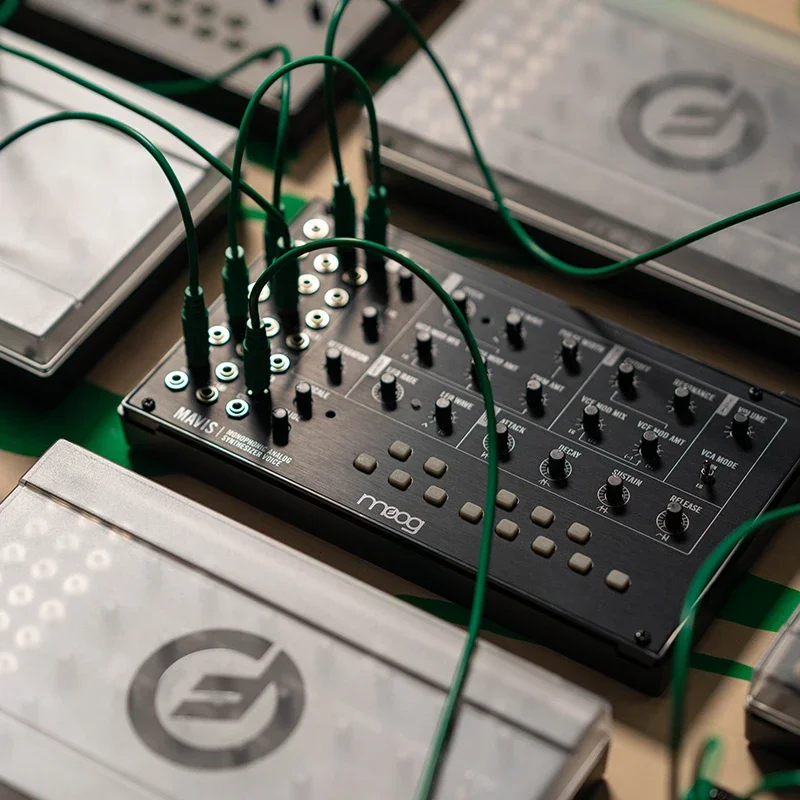 週末特価☆Moog セット　セミモジュラーアナログシンセサイザー Moog Mavis | 組み立て式セミモジュラーアナログシンセサイザーキット
