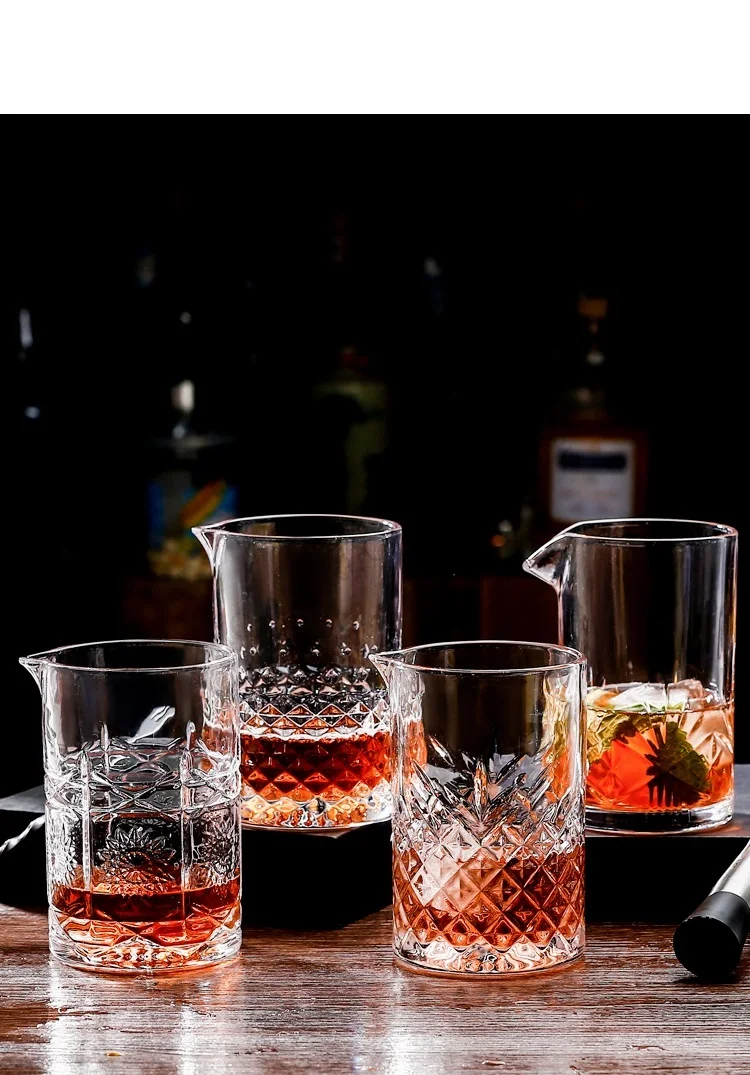 Profissional cocktail de mistura vidro bartender mistura