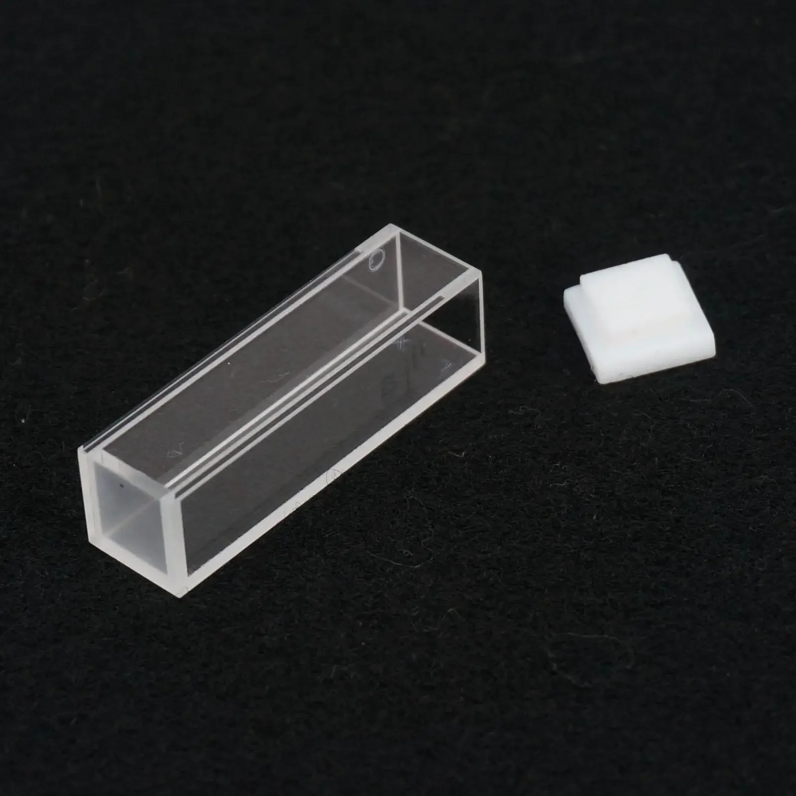 3.5ml 10mm Path JGS1 Quartz Cuvette Cell With Lid 4-faces Polish For Fluorescence Spectrometer Quartz Cuvette Cell