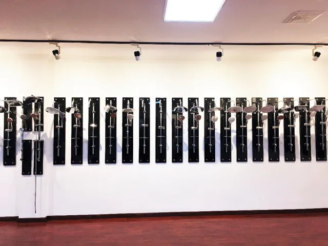 ก๊อกน้ำอ่างอาบน้ำ IProSan แบบร้อนเย็น ก๊อกน้ำห้องน้ำแบบเทอร์โมสตัท รูปทรงสี่เหลี่ยม สีดำทอง ชุดฝักบัวอาบน้ำ รุ่น 8272-1 4