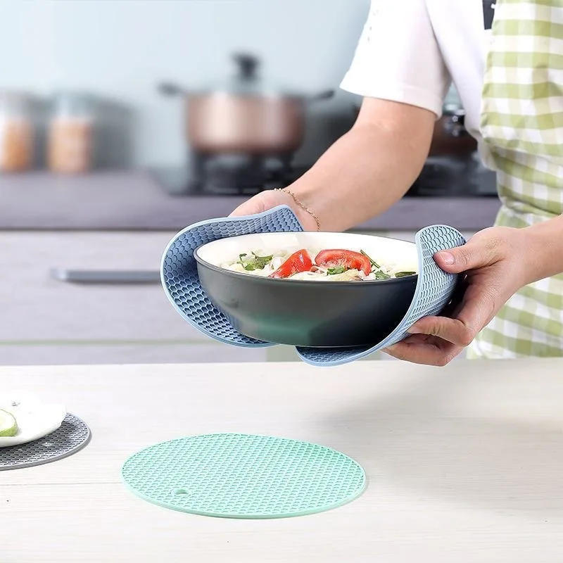 Description Picture 3 of item17/14cm Round Silicone Table Mat Extra Thick Placemat Open Cans Honeycomb Hot Pad Coffee Cup Coaster Creative Kitchen Pot Holder