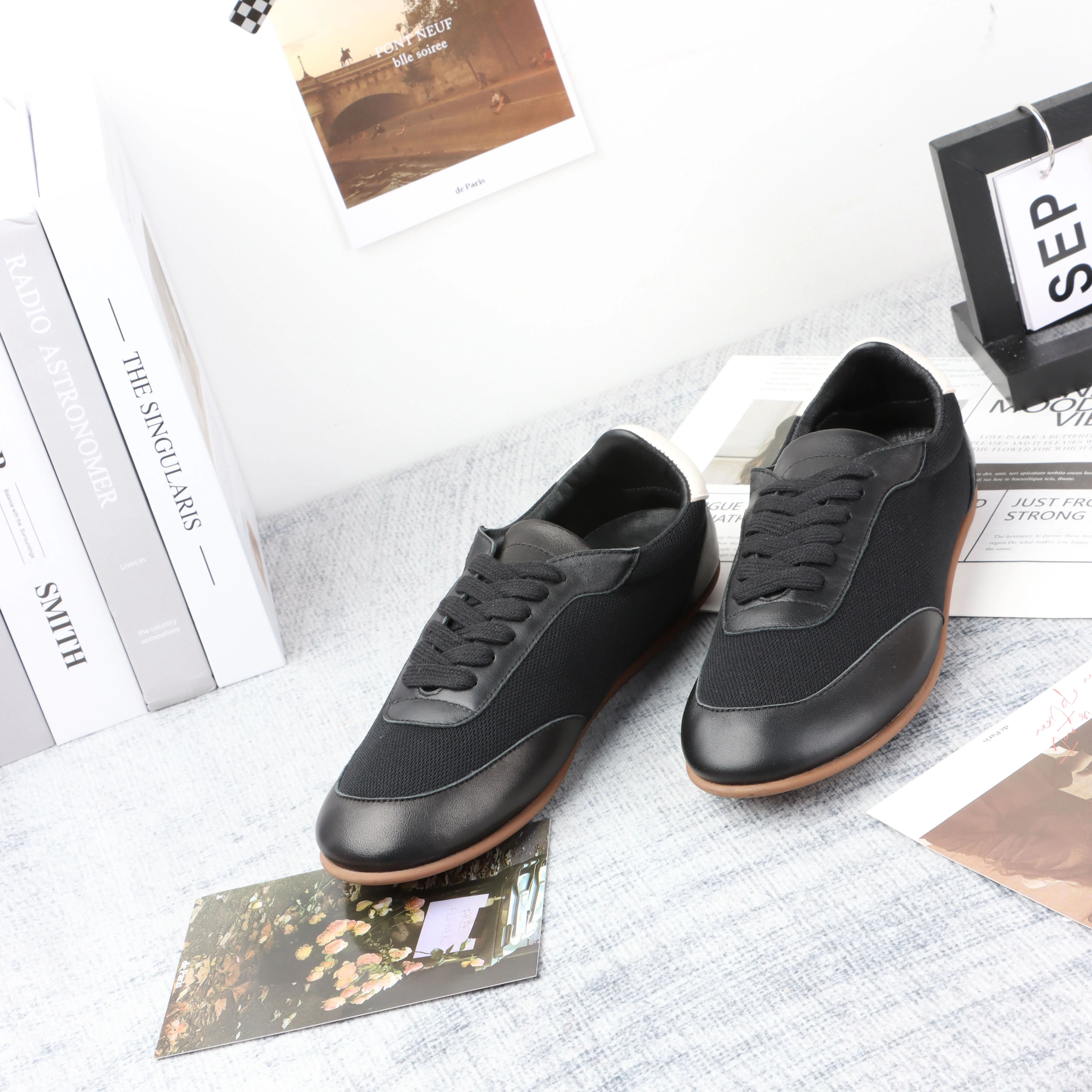 

R0W GAT Luxury Desinger 2023 Italy Shoes for Women Brand High Quality Little Black Shoes Replica Sneaker in Leather and Mesh