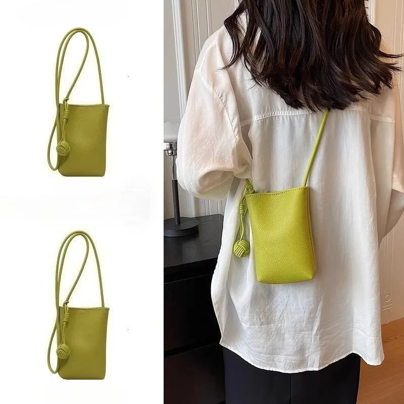 Women Leather Small Crossbody Bag Designer Cell Phone Bag Lightweight Fashion Shoulder Bag Ladies Travel Purse