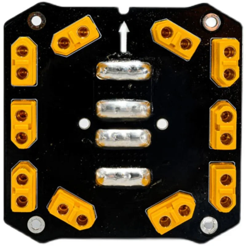 Module PDB EFT E410P installé sur un drone agricole, intégration compacte dans le châssis, gestion d'énergie haute intensité.