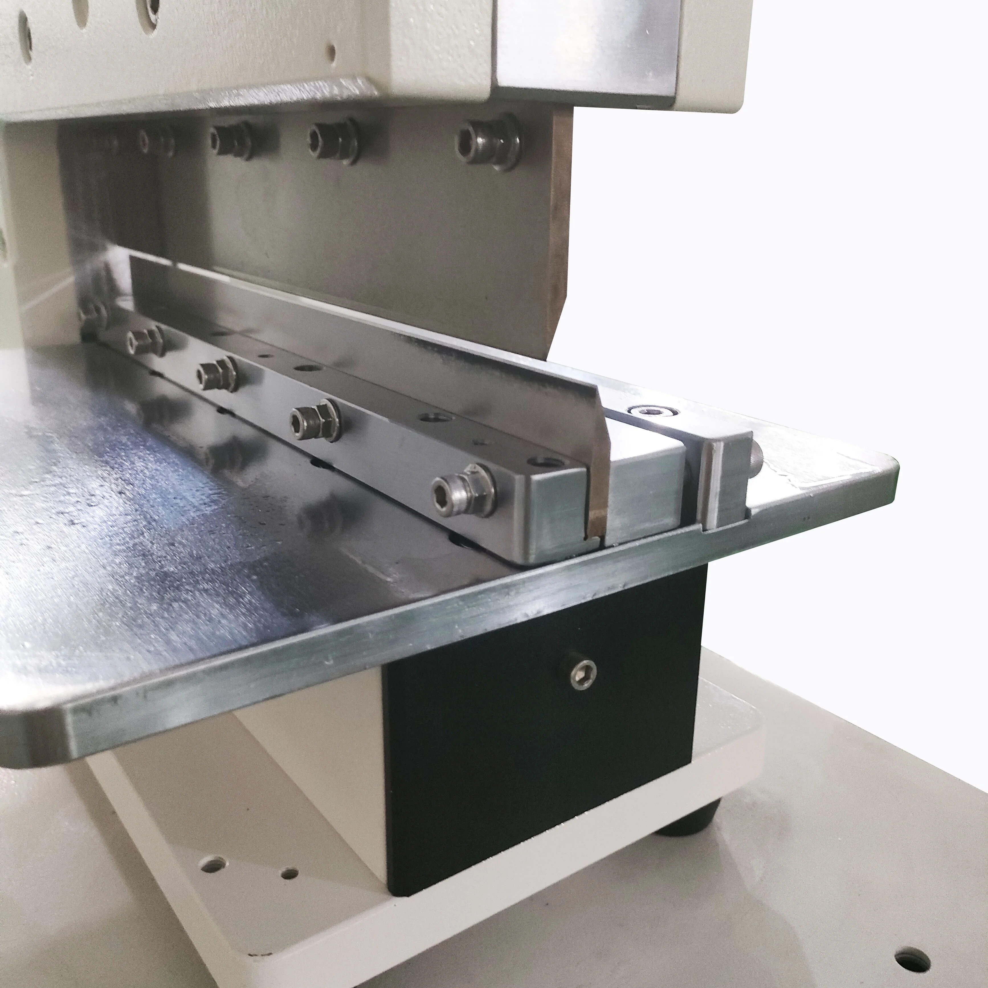 รูปสินค้า เครื่องตัด PCB พร้อมระบบเลเซอร์ สำหรับงานอิเล็กทรอนิกส์
