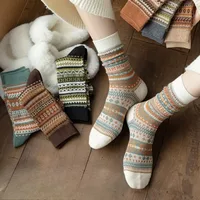1/7 pairs of women's ethnic style breathable sweat absorbing mid tube socks for autumn winter simple comfortable cotton socks