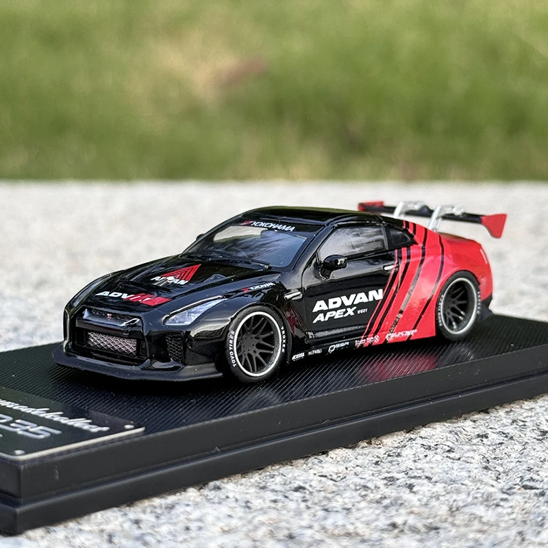 MC-1-64-LBWK-R35-1-5-ADVAN-Alloy-Model-Car.jpg