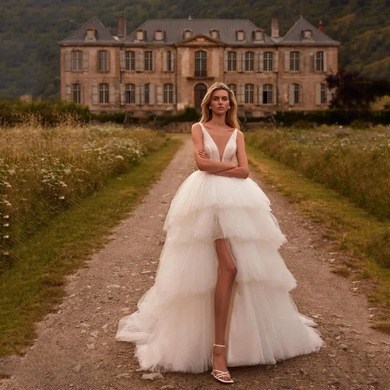 

Sexy Boho V-Neck Wedding Dress Spaghetti Strap High Slit Pleat Pearls Backless Bride Gown Tulle Applique Sweep Train Vestido2024