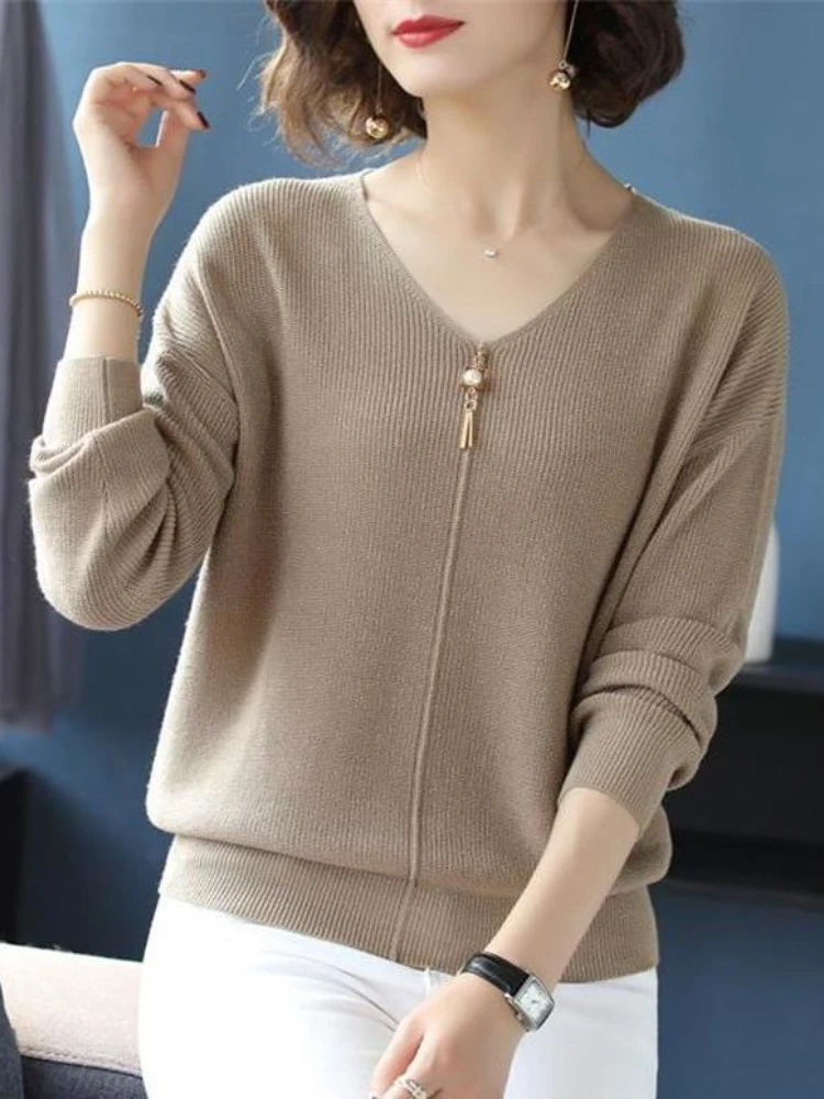 

V-neck Sweater Loose Autumn Outfit Spring Autumn Season New Knitted Sweater Bottomed Fashion Lining Long Sleeved Pullovers Women