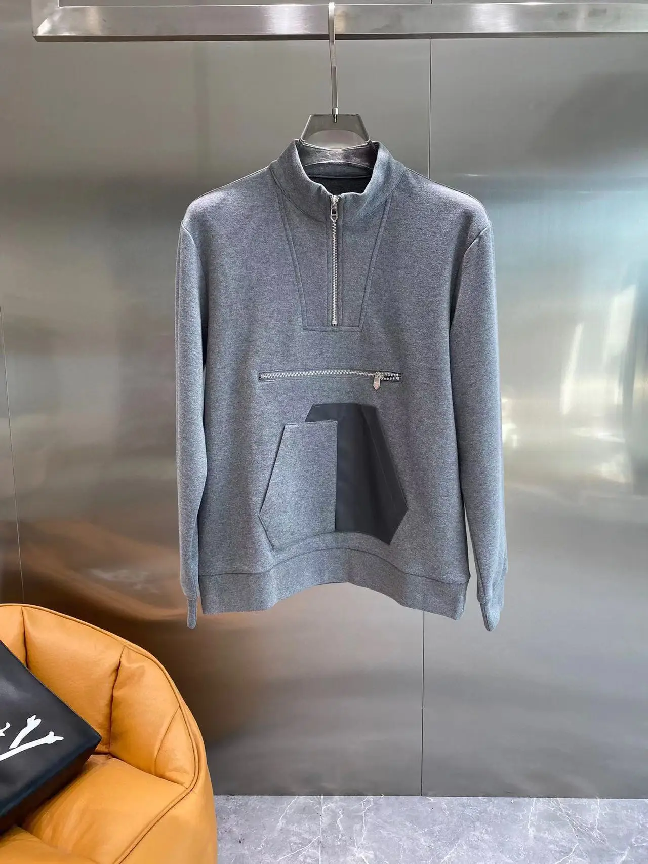 thumbnail image 1 of Sudadera con capucha y media cremallera de manga larga de cuero con bolsillo en forma de H para otoño e invierno, chaqueta informal para hombre, 1 of 4