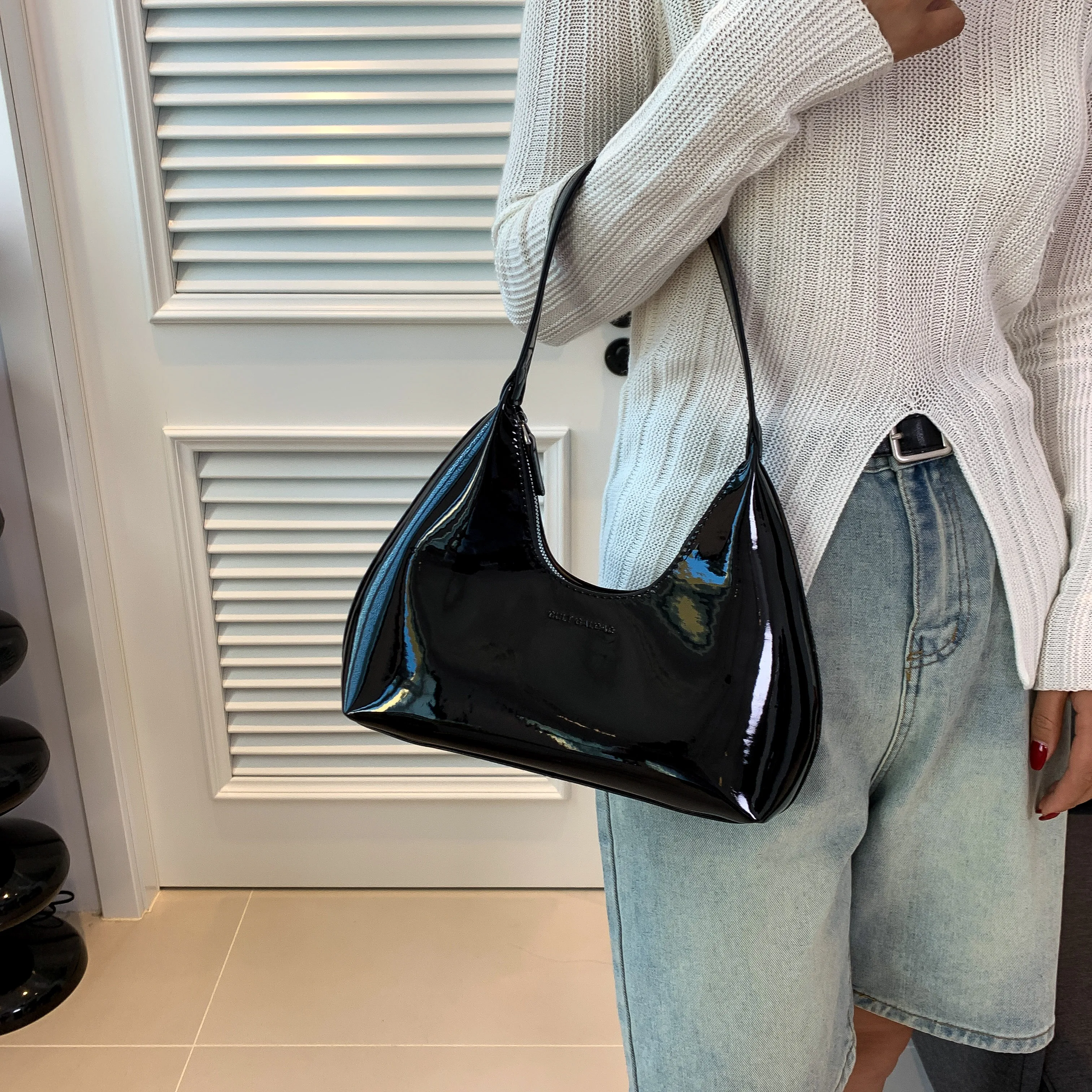 Shoulder Bag Patent Leather Fashionable Suitable for Shopping and Dating