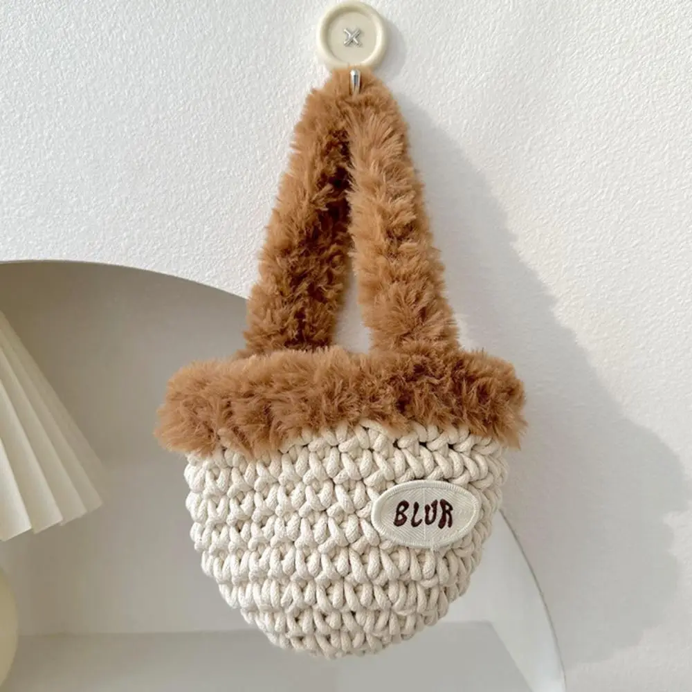 

High-capacity Water Bucket Bag New Plush Soft Plush Wrist Bags Crossbody Plush Underarm Bag Girl