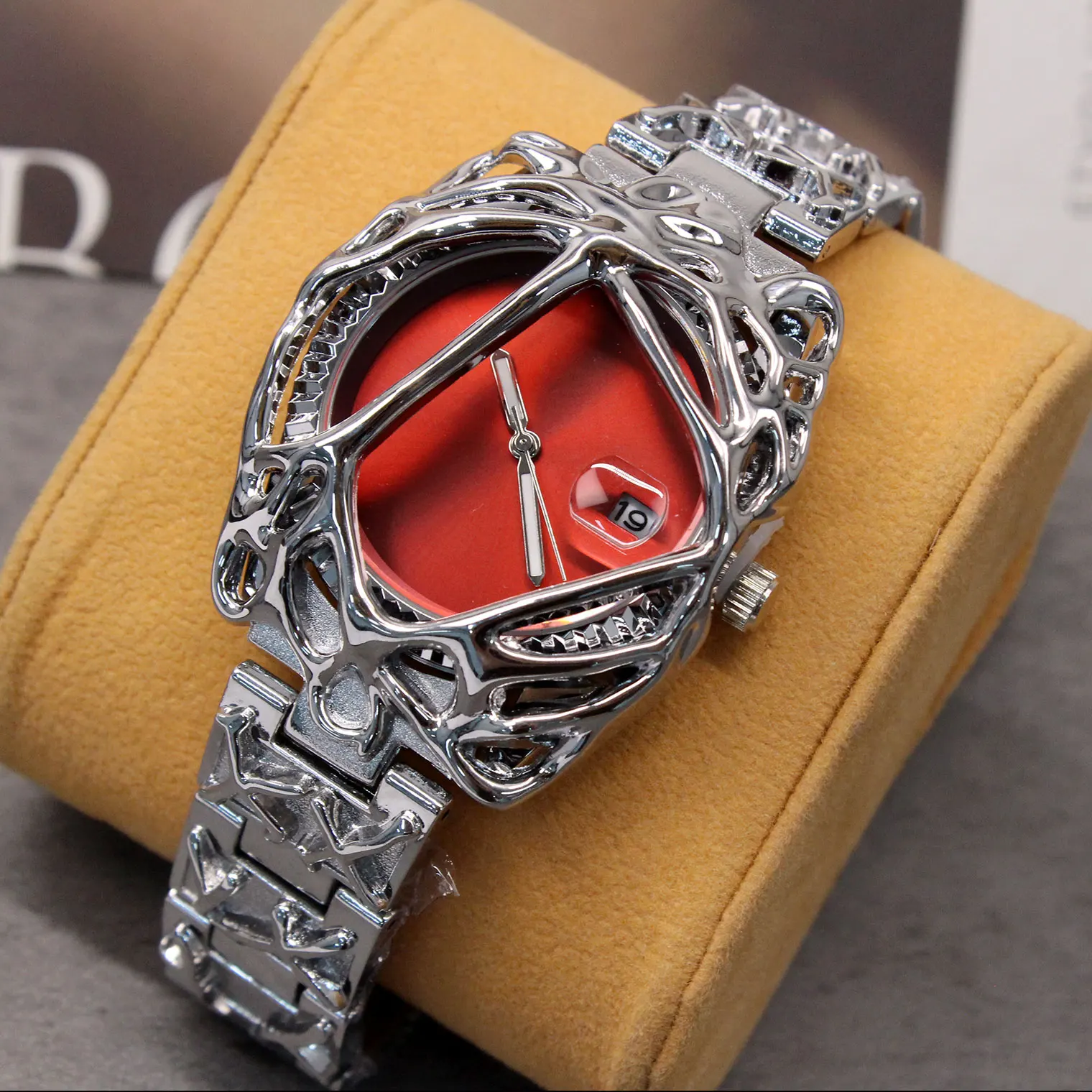 Stylish opposite sex vine watch alabaster style retro Y2K European American watches special-shaped advanced ins niche watches