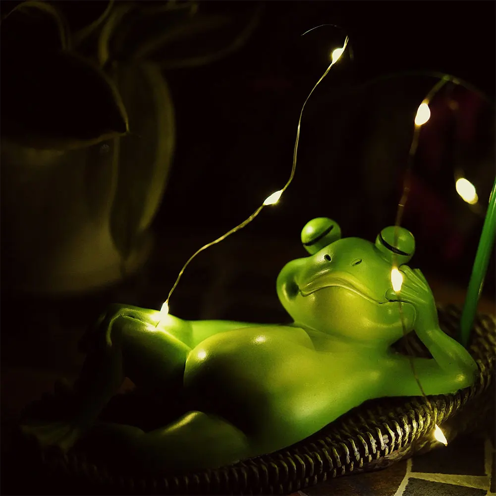 Solar Resin Frog Statue Light 2
