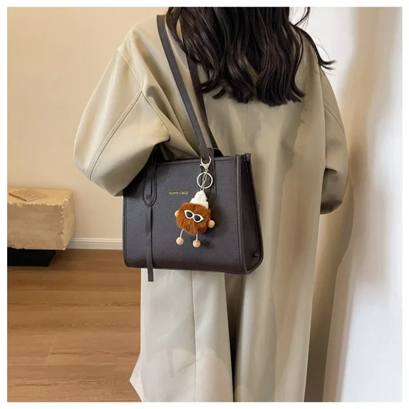 

Large-capacity Simple Handbag New Casual Luxury Brand Shoulder Bag Retro Commuter Shoulder Bag Fashion Portable Shoulder Bag