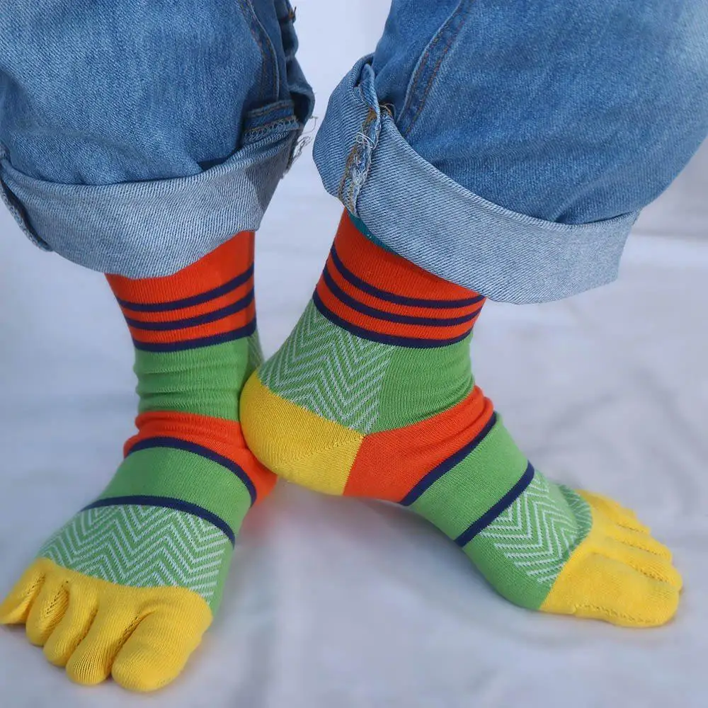 

Spring Autumn Novelty Five Finger Socks Fashion Bright Color Striped Middle Tube Socks Breathable Sport Cotton Socks for Men