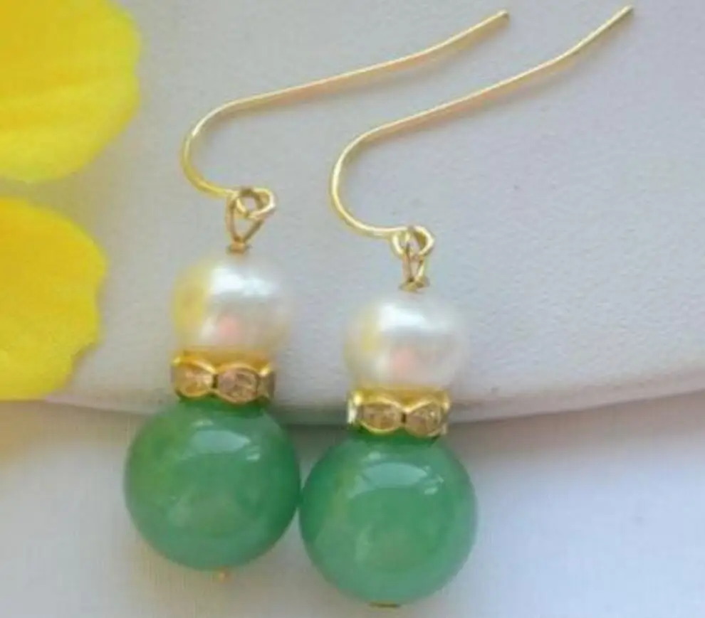 

12mm green jade a pair of natural 5-6mm Freshwater pearl earring 14k/20 gold