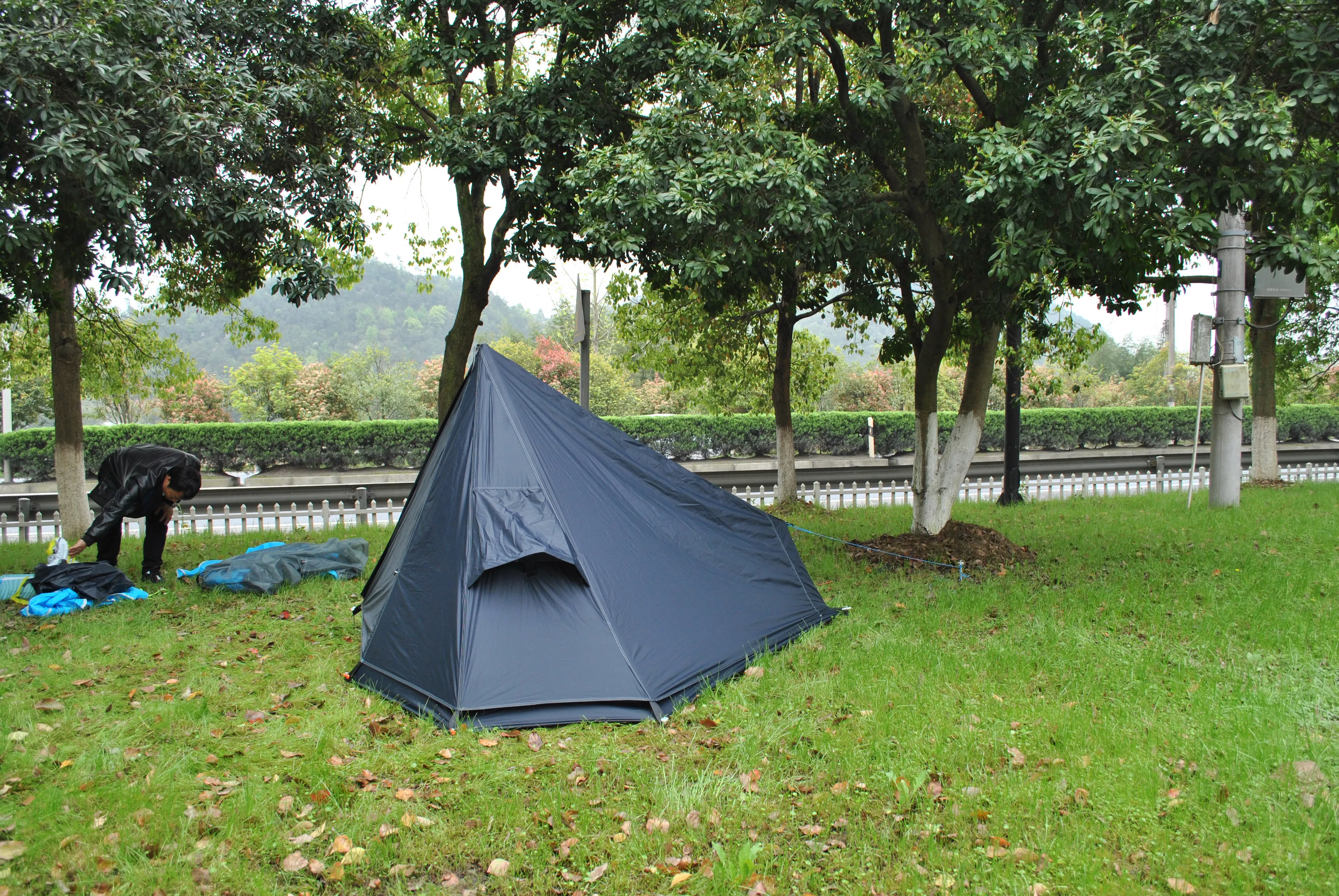 

20D Silicon coated Nylon Black tent,CZX-483 Rodless tent,Ultralight 1 Person tent only 1kg weight,light camping tent
