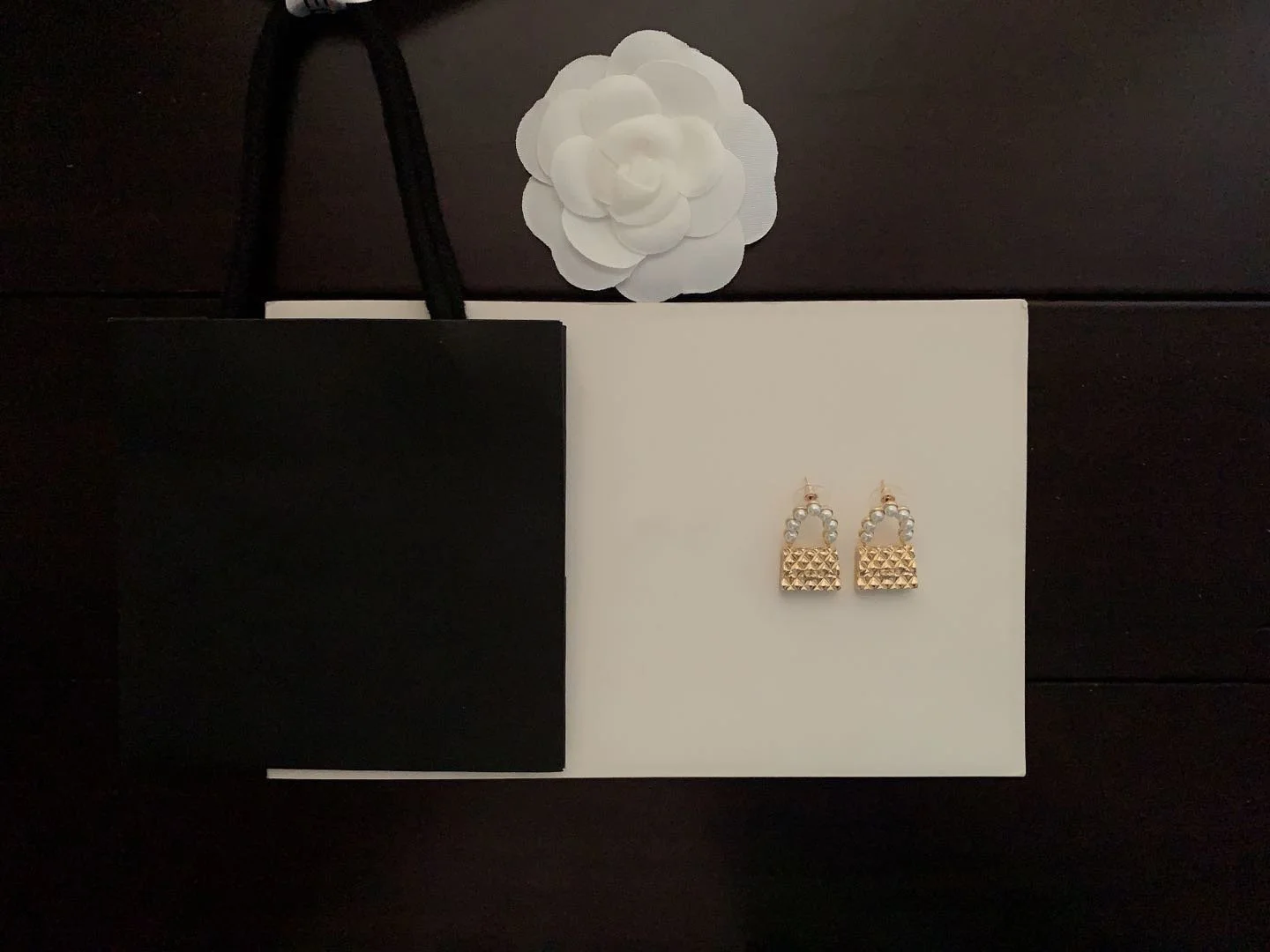 2022 Hot Trend Brand Pearl hanging bag Earrings Ear Studs Everyday Wear Versatile Jewelry Atmosphere Fashion cute