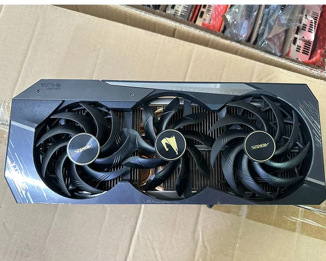 AORUS グラフィックボード 3ファン AORUS グラフィックボード 3ファン AORUS グラフィックボード 3