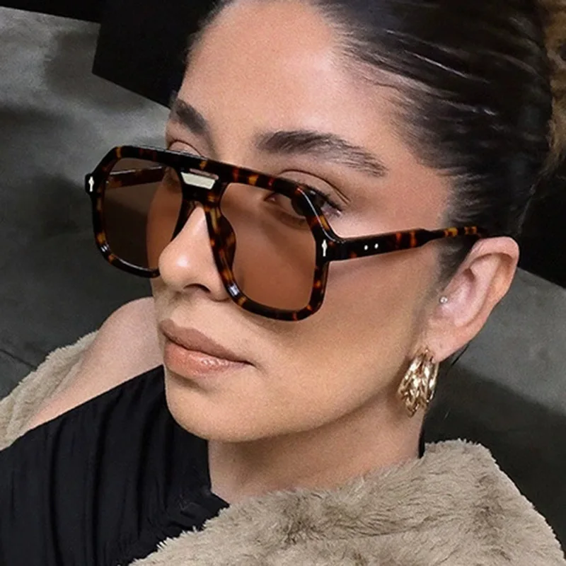 Vintage-Inspired Oversized Square Sunglasses with Rivet Accents and UV400 Protection