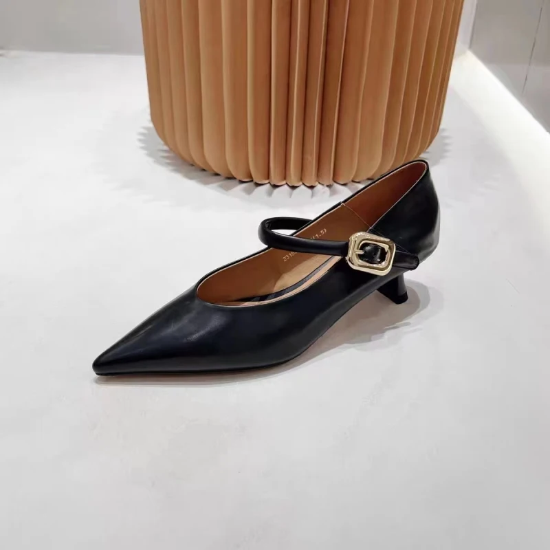 Рисунок 3 - Женские туфли-лодочки на толстом каблуке