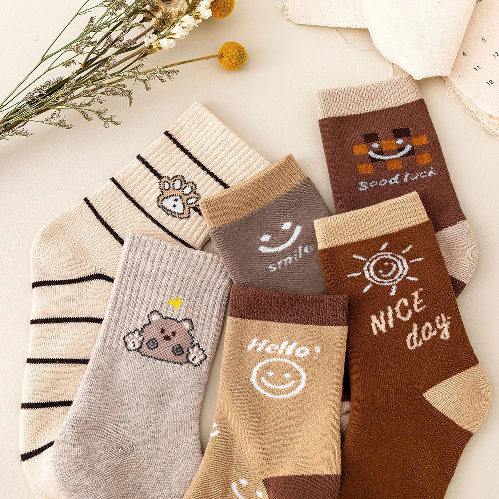 Cute Cartoon Middle Tube Socks 4Pairs Ins Fashion Creative Female Warm Sock Kawaii Cotton Funny Harajuku Christmas Gift Socks