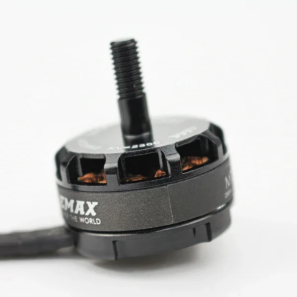 Moteur sans balais EMAX MT2205II 2300KV CW/CCW pour drone FPV