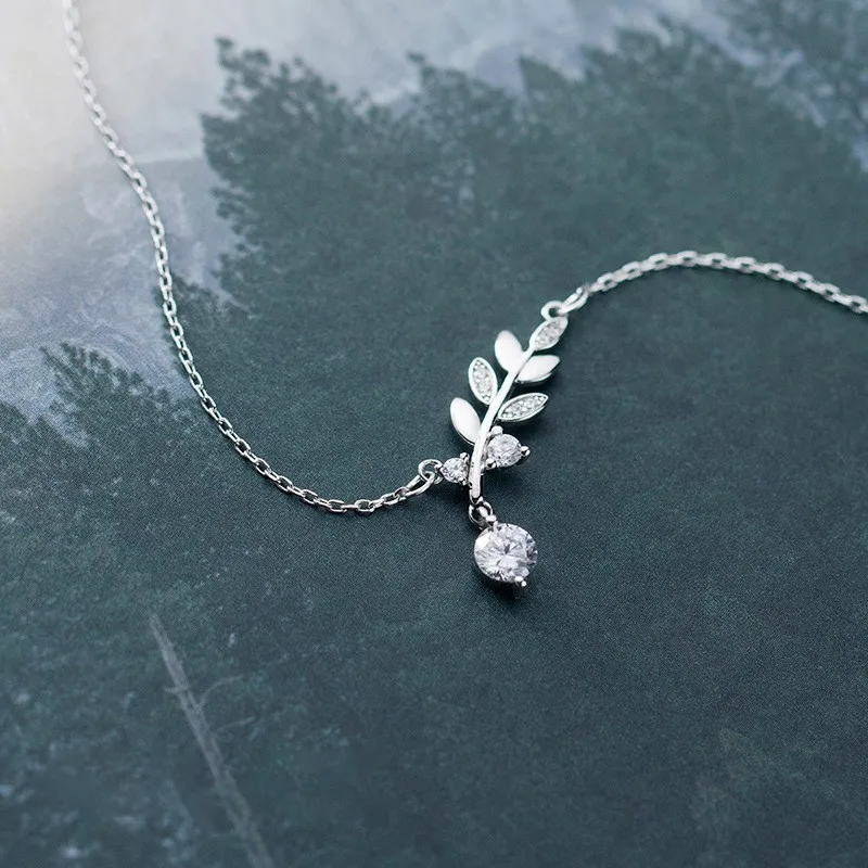 Dropship Simple Flower Shape Pendant Necklace Inlaid Shiny Zircon