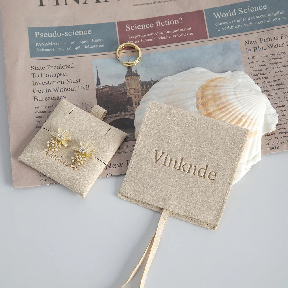 2023 Cream Jewelry Packaging Gift Bag Envelope Suede Microfiber Jewelry Pouches Jewelry Earrings Card Pouch Set with Logo Custom