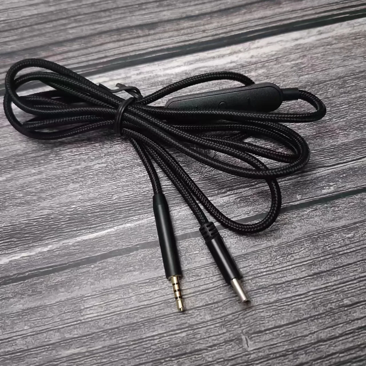 Type-C To 2.5mm Headphone Cable for BOSE QC25/QC35/QC35II/QC45/NC700/AKG Y40/Y45/Y50 Headphone Cord with Inline Mic