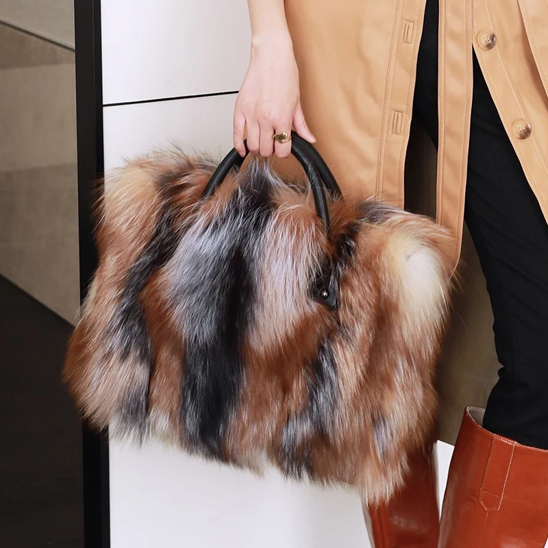 

Large Capacity Women Luxury Fur Handbag Imported Fox Fur Leisure Handbag Europe And The United States New Fashion Plush Handbag