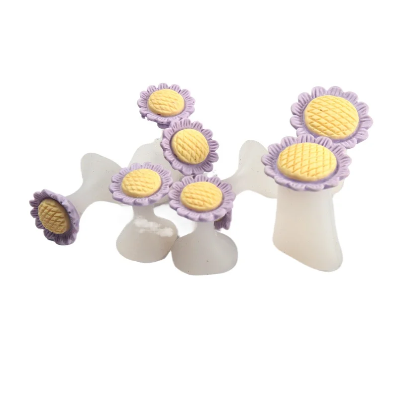 *Nail art, silicone finger splitter, toe splitter, foot cotton, small daisy, toenail nail art tool.