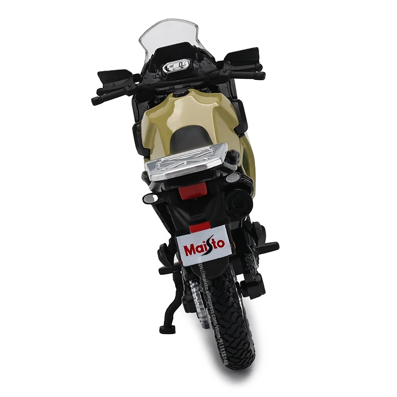 1:18 scale diecast motorcycle toy collectible featuring assorted motorbike models for display and gifting