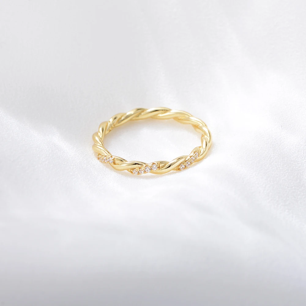 새로운 디자인 14k 골드 도금 S 큐빅 지르코니아 쥬얼리 트위스트 영원 브랜드 반지 여성을위한 결혼 기념일