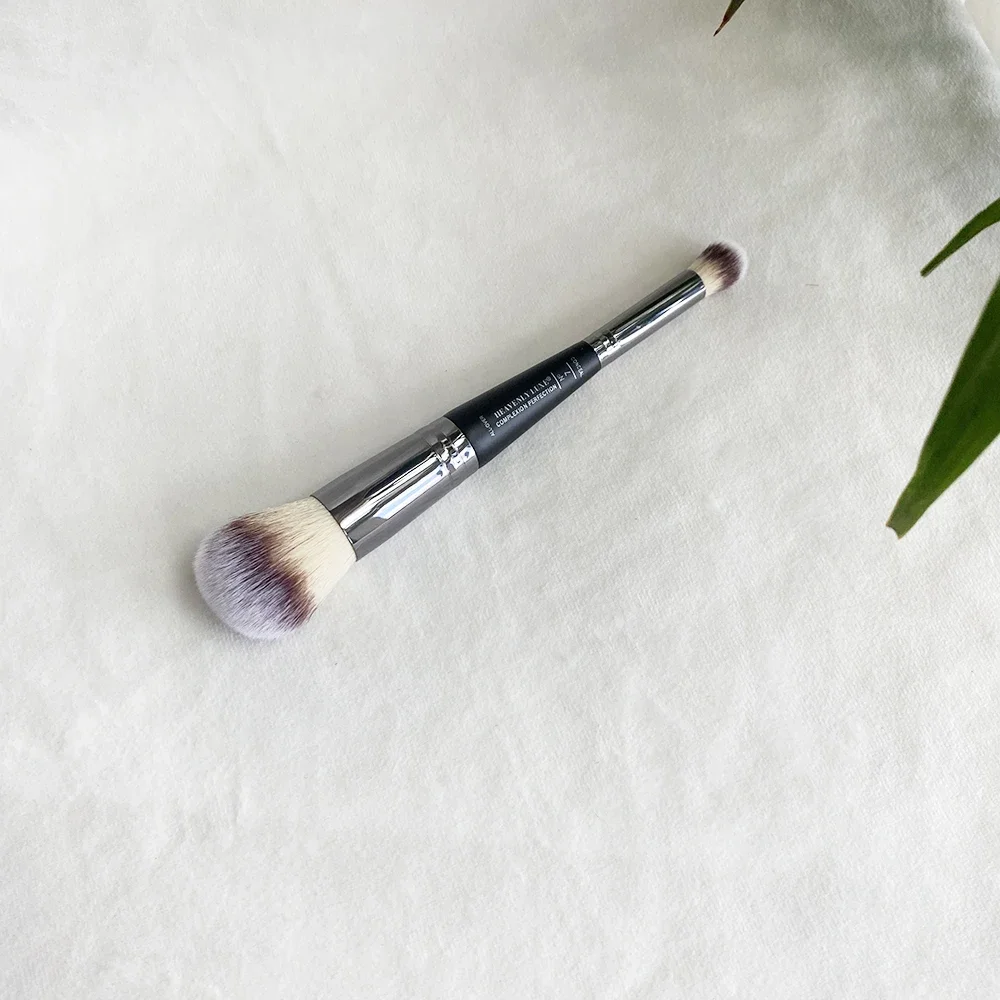 מברשת איפור קונסילר ומייקאפ עם 7 כלי קוסמטיקה - המברשת הכללית הטובה ביותר