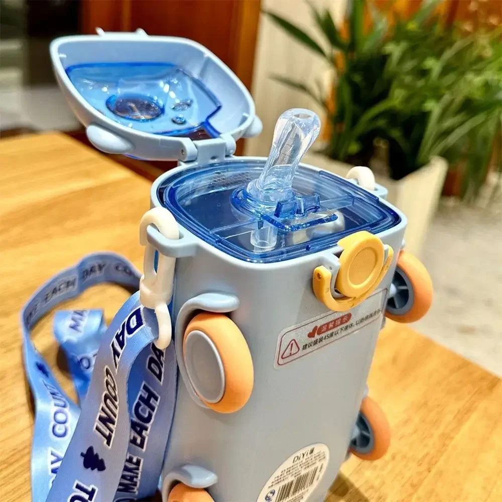 1PC 500ML Cartoon Toy Bus Straw Cup Plastic Mug for Summer Large Capacity Children Bounce Kettle Drinkware Water Bottles