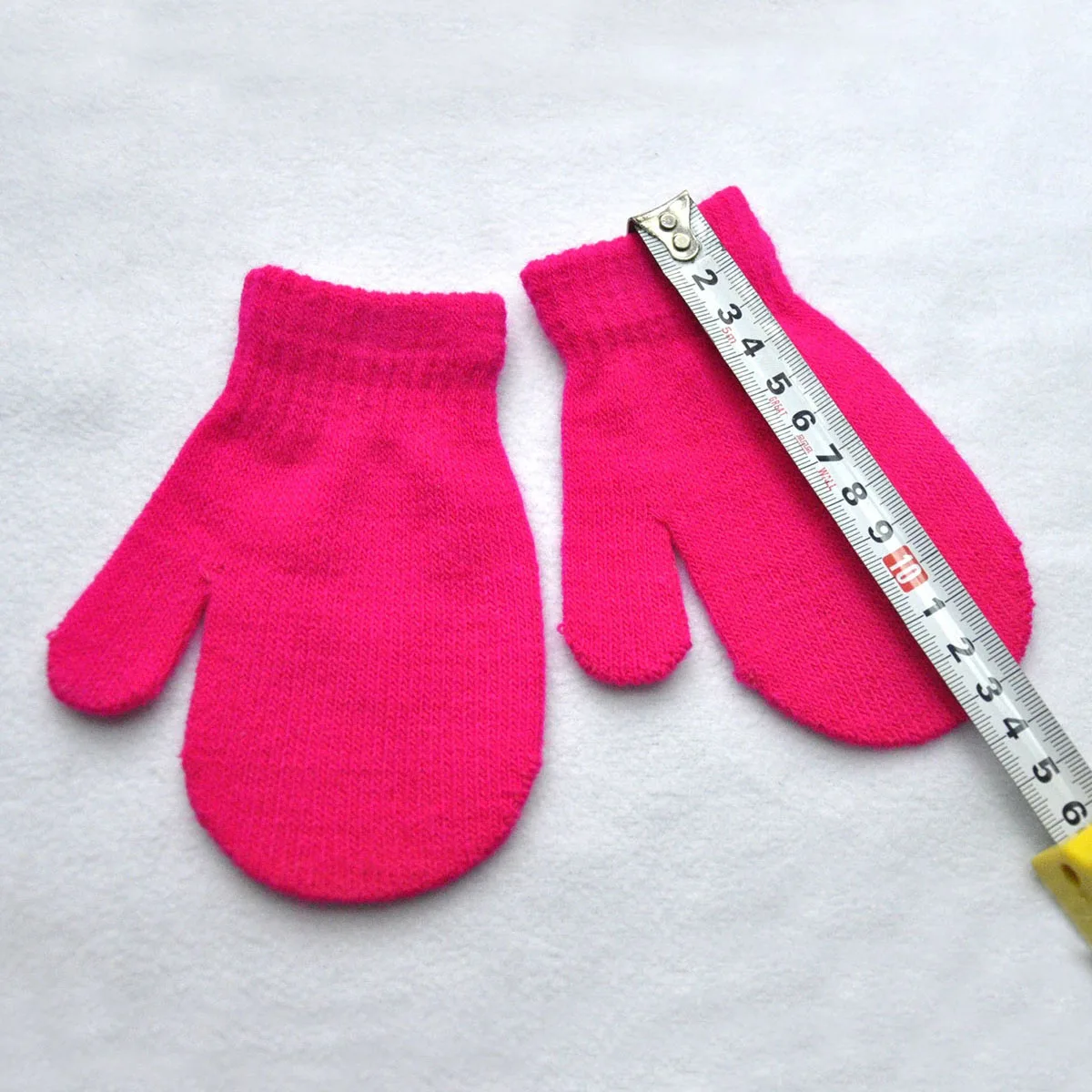 1pc Soft and Warm Kids Gloves for Winter Accessories Classic Design for 1-4 Year Olds Toddlers Baby Mittens 6