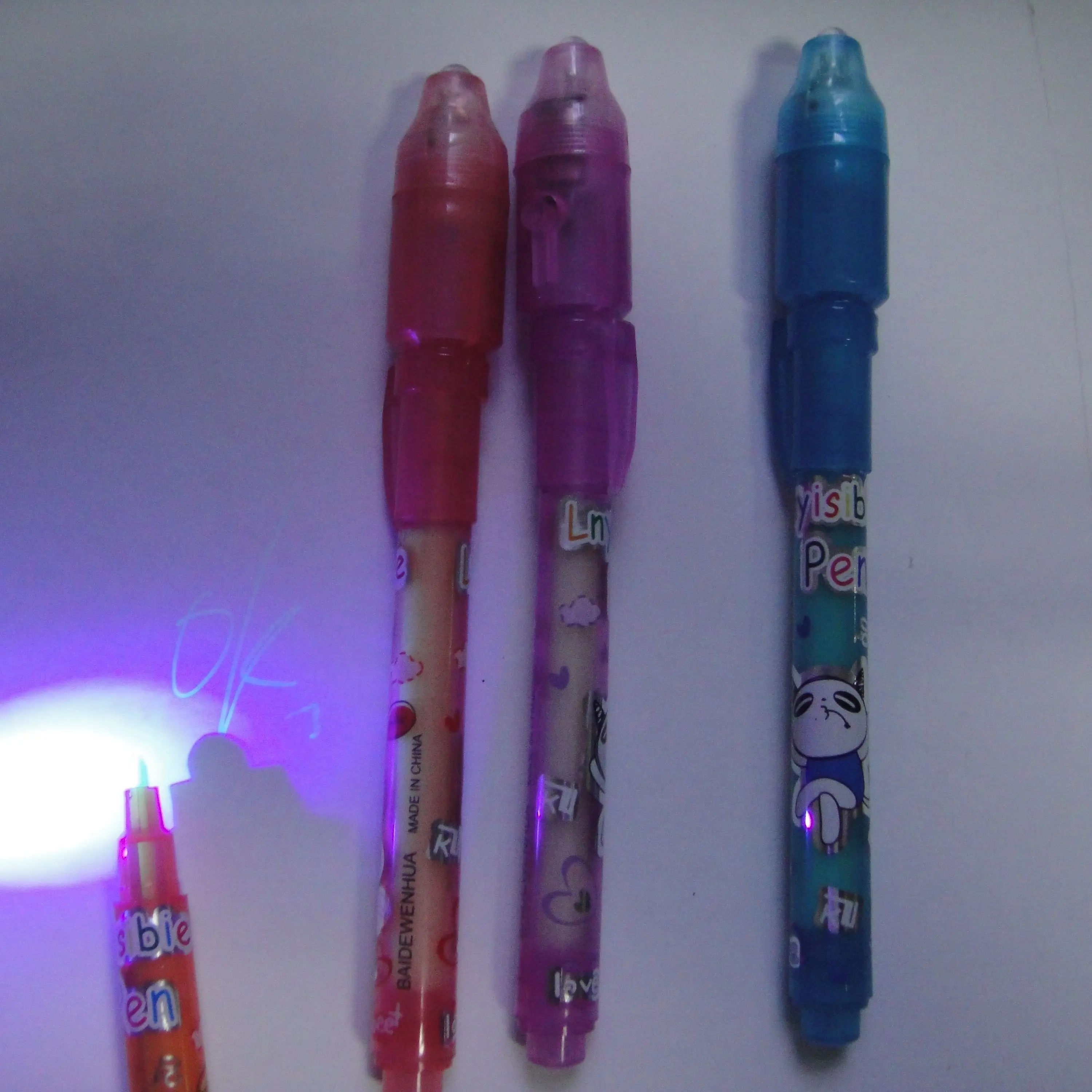 Invisible Ink Pens with UV Light for Kids, Spy Magic Secret Message Party Marker Disappearing Secret Markers