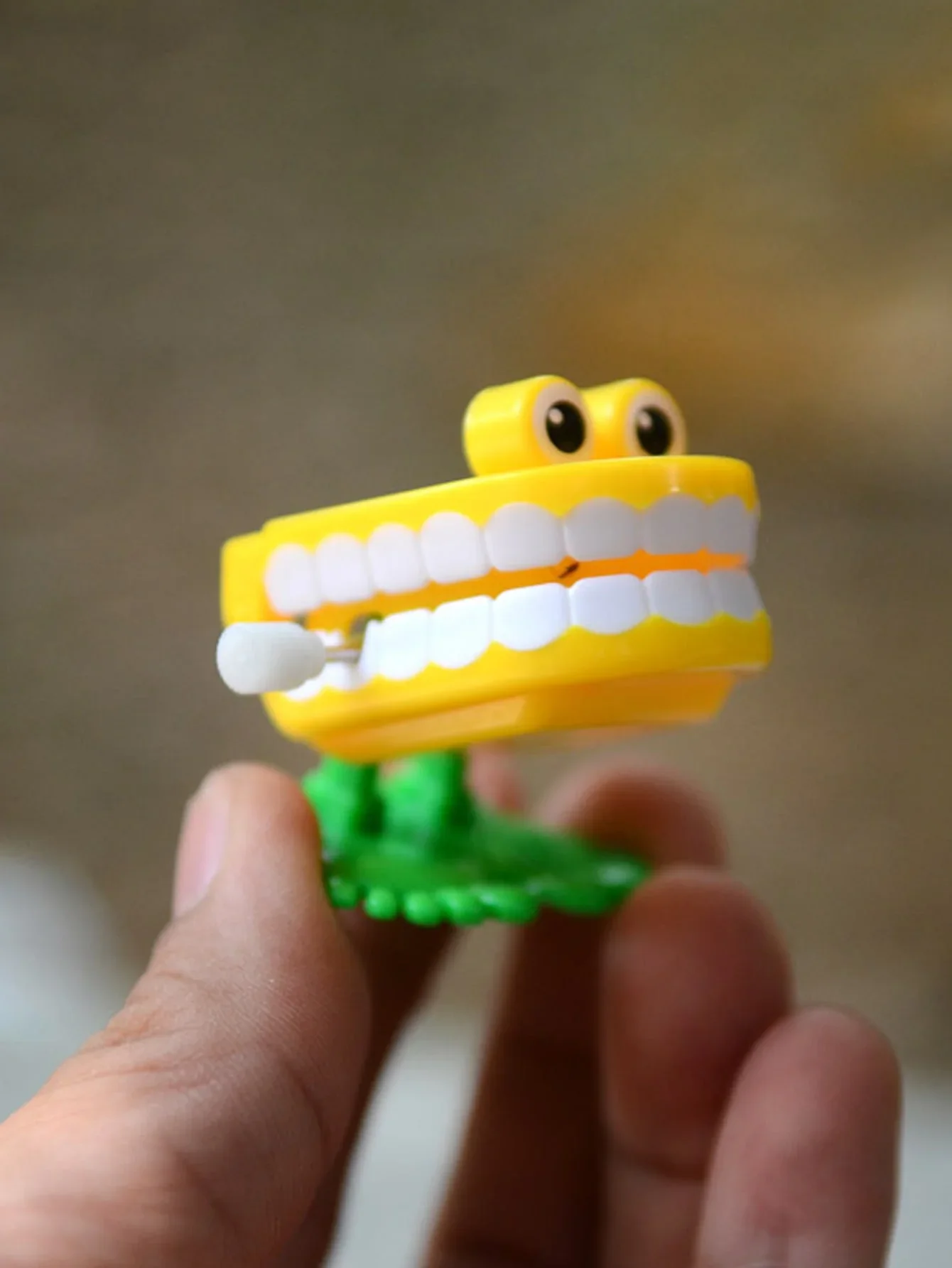 1pc-Dental Wind-up Toy Walking Tooth