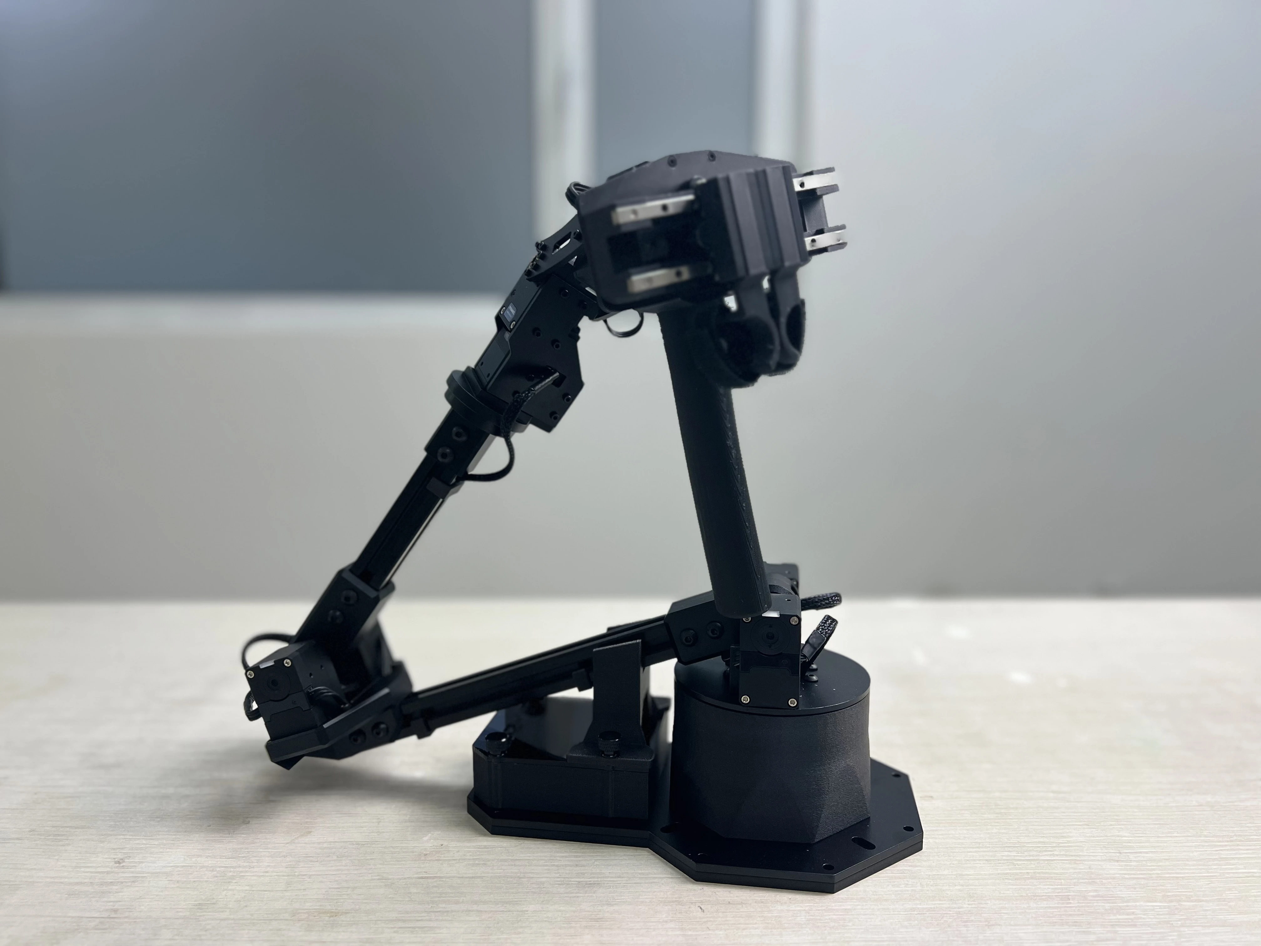 WidowX-250 6-degree-of-freedom robotic arm DYNAMIXEL XM430-W350 servo ...
