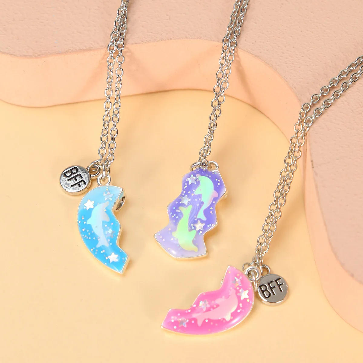 Niedliche herzförmige Delphin-Magnethalsketten für Frauen, beste Freunde, modisches Herz, gebrochene Nähte, Anhänger, BFF-Schmuck, Geschenke – Detail 6