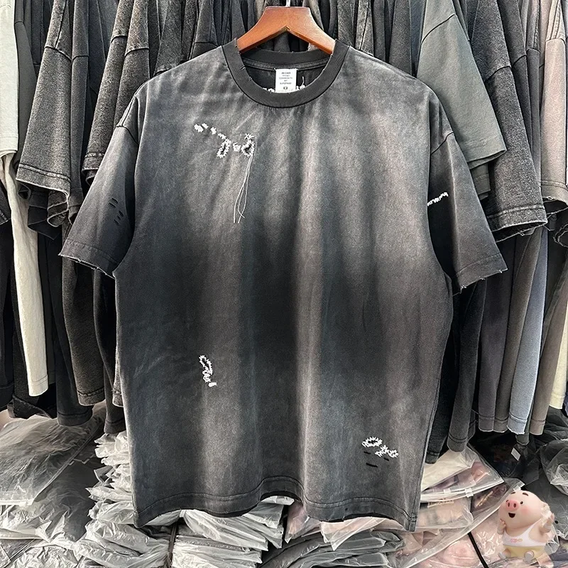 

Футболка Мужская/женская оверсайз с вышивкой, Стильный винтажный топ с коротким рукавом, Цвет Потертый, цвет красный