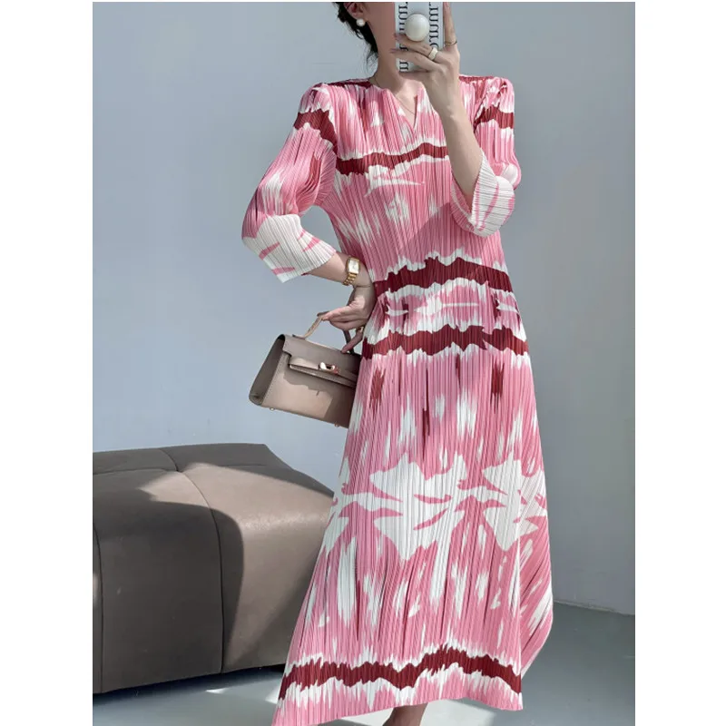 

2023 summer new printed V-neck dress temperament elegant split long-sleeved pleated dress